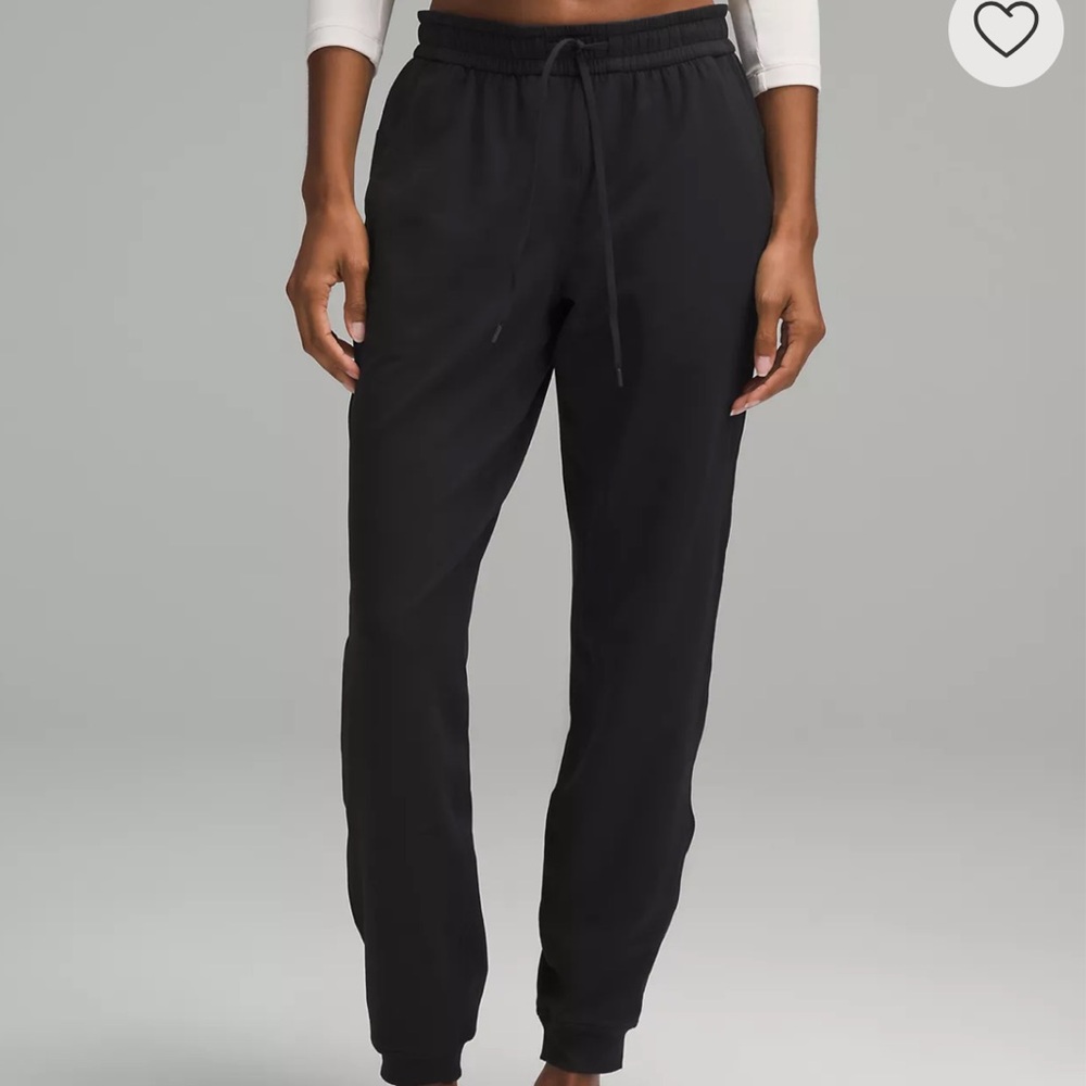 Lululemon Classic-Fit Mid-Rise Jogger Size XS Black Cozy Pockets - Picture 1 of 10